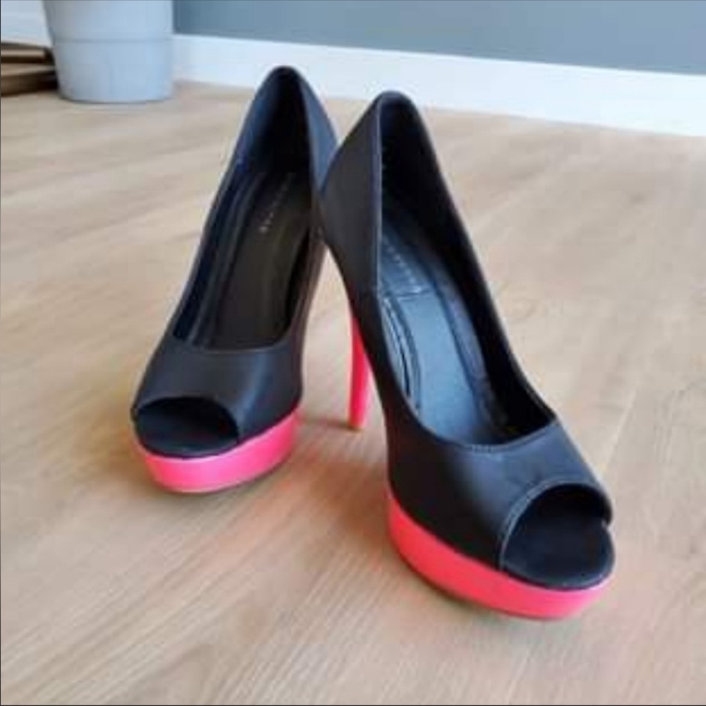 Prima Donna size 8 platform heels